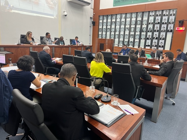 Comissão de Finanças aprova parecer técnico do ex-prefeito Nardyello Rocha