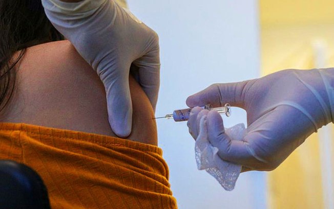 Câmara autoriza vacinação prioritária a profissionais de educação