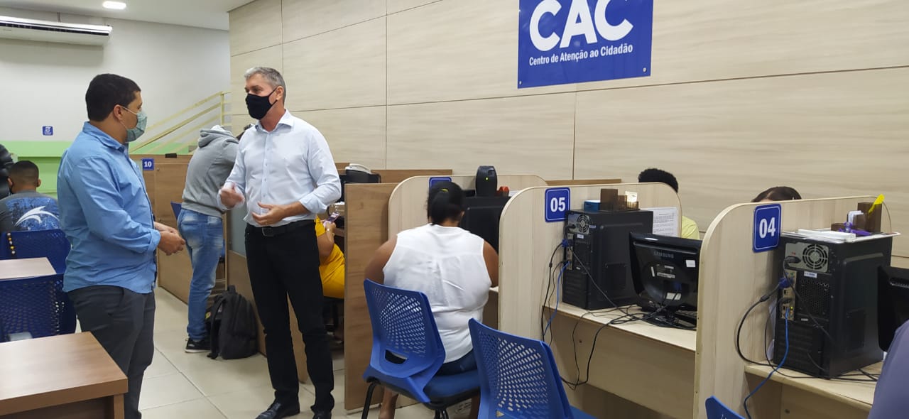 Comitiva de Divinolândia visita  CMI e conhece serviços ofertados pelo CAC