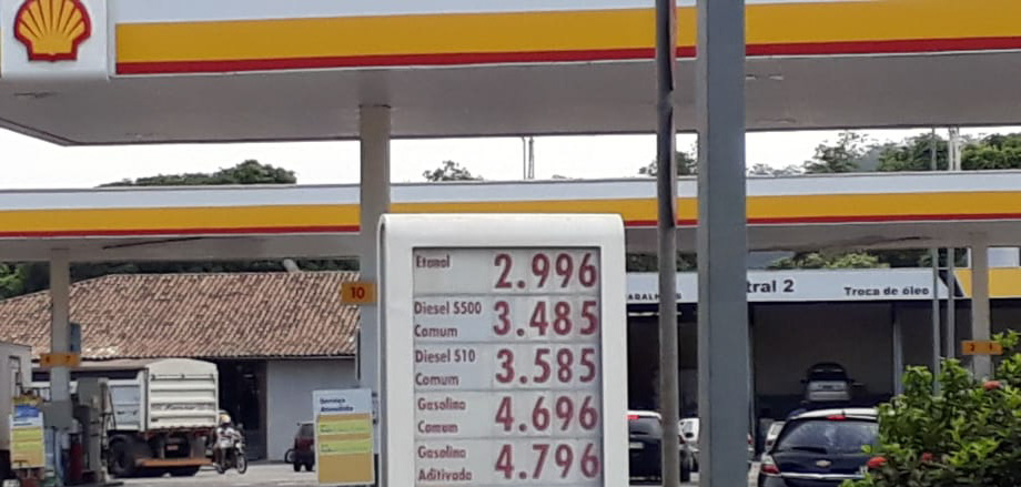 Preço da gasolina incomoda representante do Legislativo