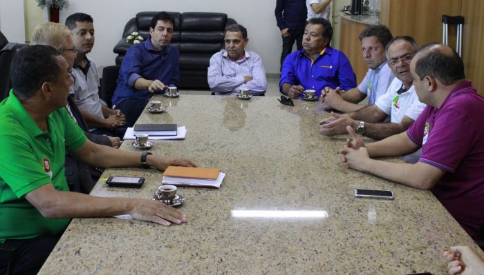 Pré-candidato ao governo de Minas participa de reunião com vereadores de Ipatinga