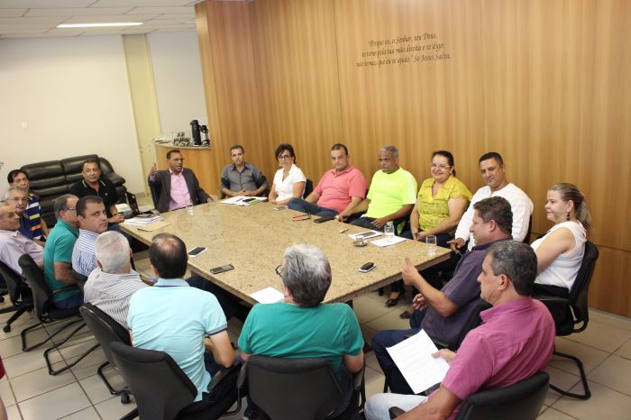 Vereadores eleitos fazem 1ª reunião antes da posse