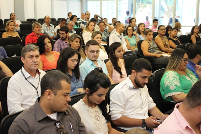 Novos assessores fazem curso de gestão básica sobre setores administrativos da Câmara