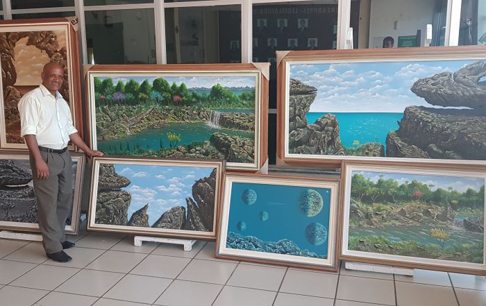 Câmara recebe exposição de pinturas que retratam a natureza